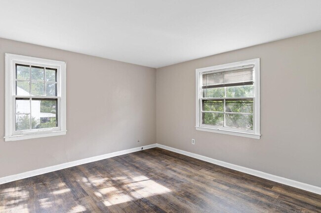 Photo - 1114 Roslyn Ave