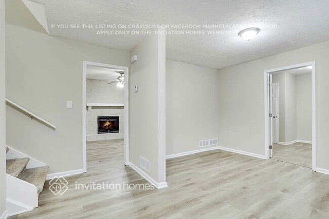 Photo - 370 Madeline Cir NW