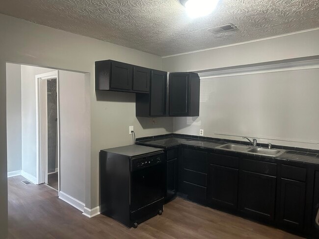 Photo - 1105 Sparks Rd