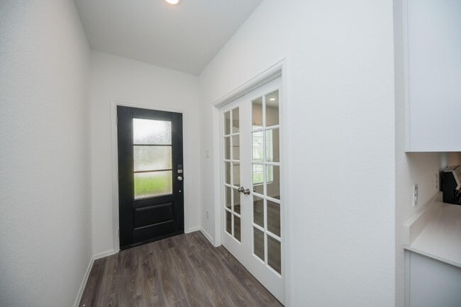 Photo - 7406 Bartoncliff Dr