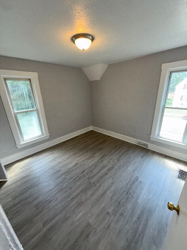 Photo - 209 Irving Ave