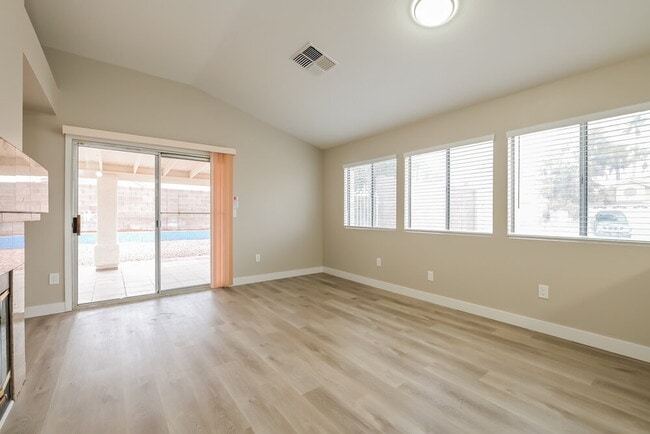 Photo - 4421 La Lima Ct