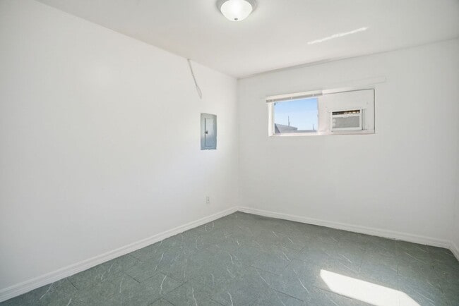 Photo - 907 N 20th St Unit B
