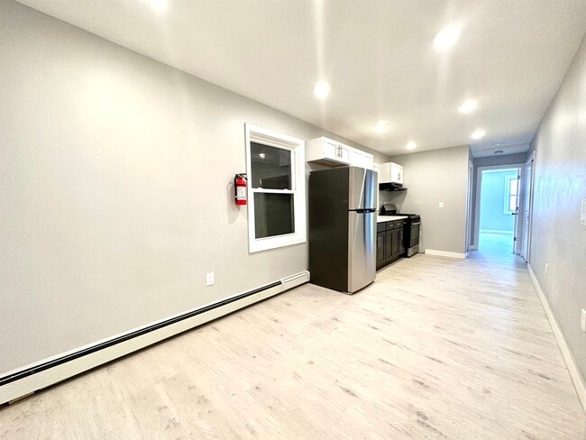 Building Photo - 212 Zabriskie St Unit 2R Rental