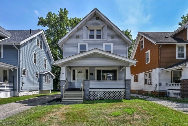 Building Photo - 906 Delia Ave Rental