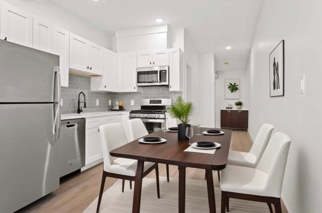 Photo - 1137 Washington St Unit 5