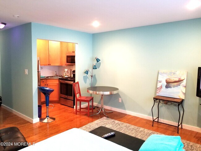 Photo - 302 Fifth Ave Unit 2