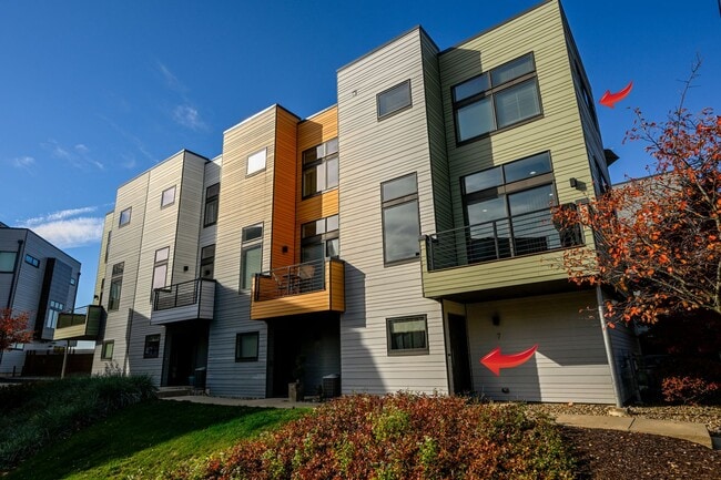 Building Photo - Beautiful Furnished 1 bedroom unit in Fair... Rental