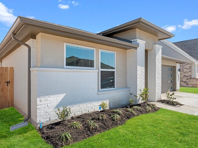 Photo - 3335 Silverton Dr