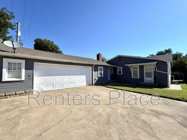 Building Photo - 1528 1/2 S Saint Louis Ave.