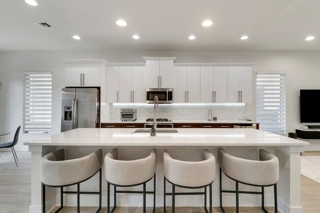 Building Photo - 5029 Grandiflora Rd