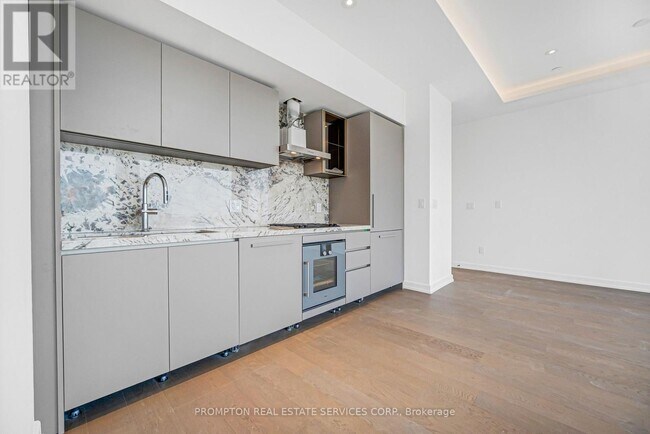 1315 Bay St. Unit 3302