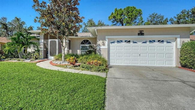 Photo - 2246 Cork Oak St W