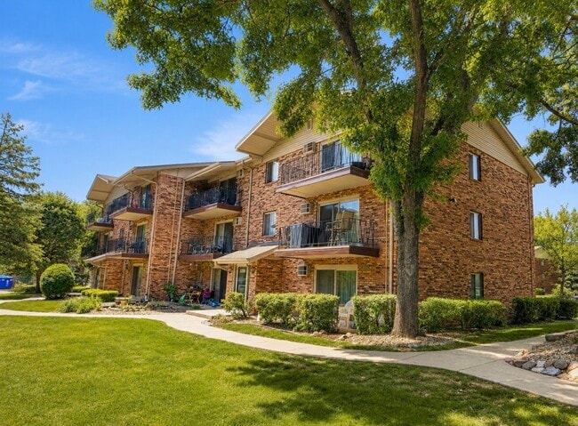 Building Photo - 5324 Waterbury Dr Unit 1505