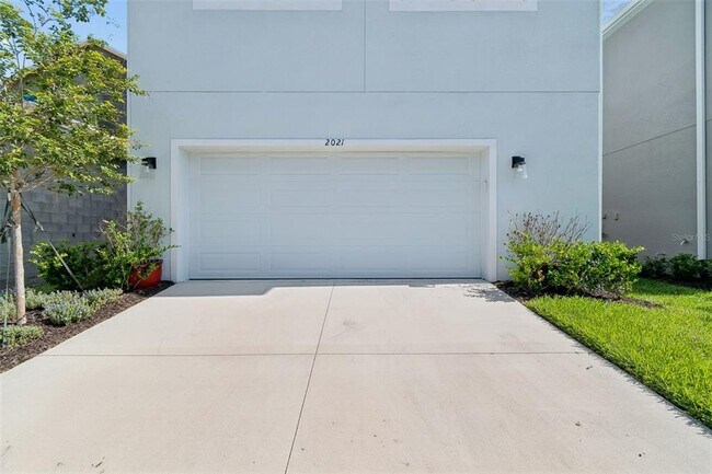 Photo - 2021 Amelia Bay Pl