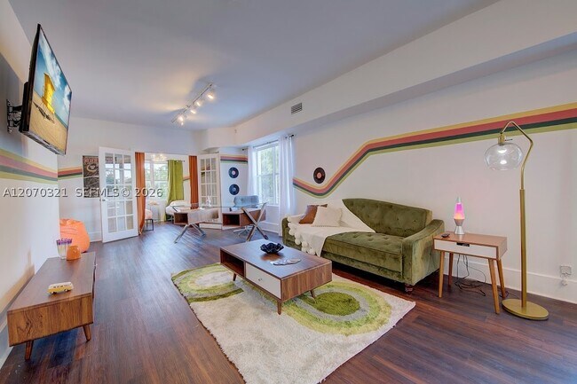 524 NW 35th St Unit 4