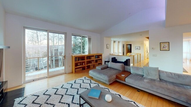 Building Photo - 11 Russell Trail