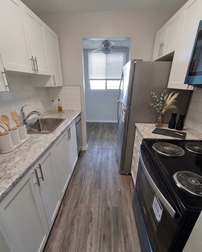 Photo - Pinegrove Apartments