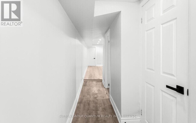 Photo - 313 Ashbury Rd Unité Lower