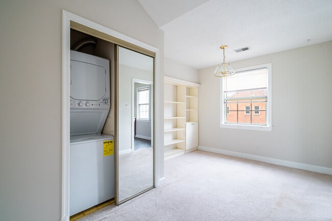 Photo - 2405 Arlington Blvd Unit #202