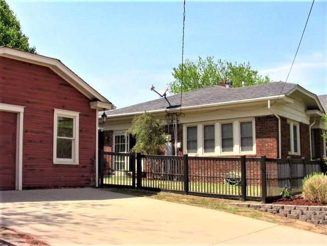 Photo - 500 NW 35th St