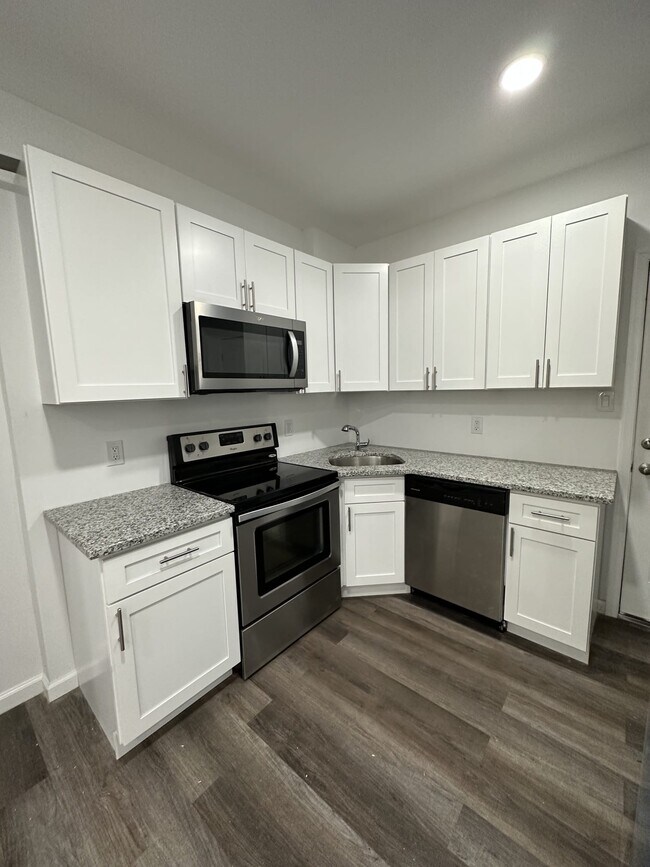 Photo - 2424 N Bancroft-