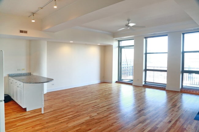 Photo - 165 N Canal St Unit 1005