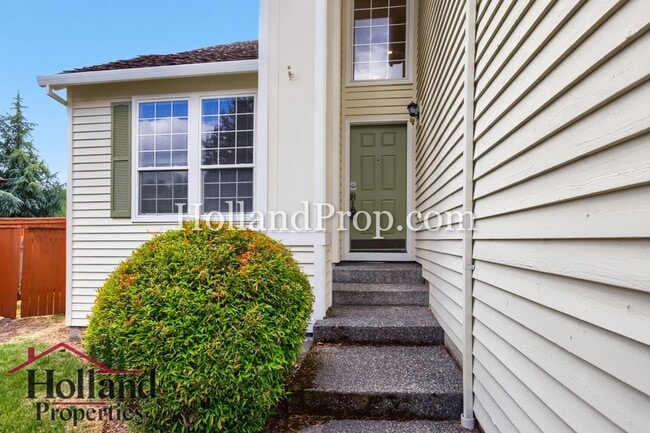 Photo - Modern 4-Bedroom Home with Fireplace & Private Backyard in Beaverton