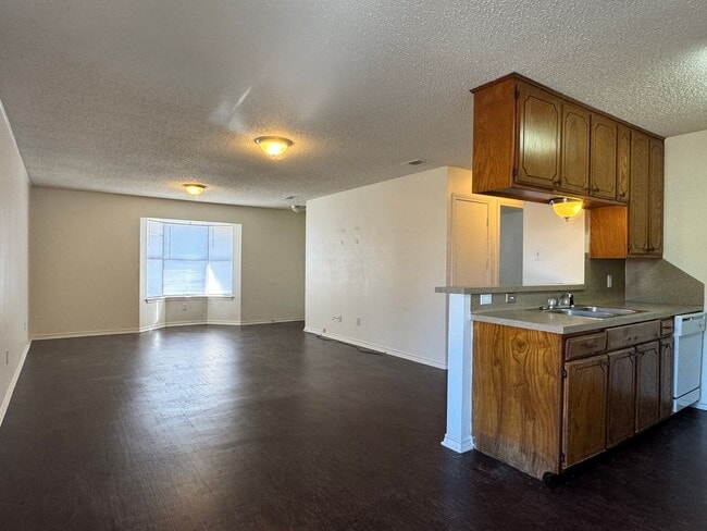 Photo - 16046 Shoshone Dr