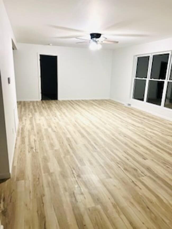 Photo - 1315 Pershing Dr
