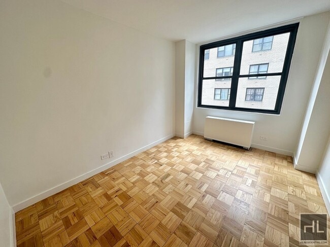 Photo - EAST 49 STREET Unit 6R