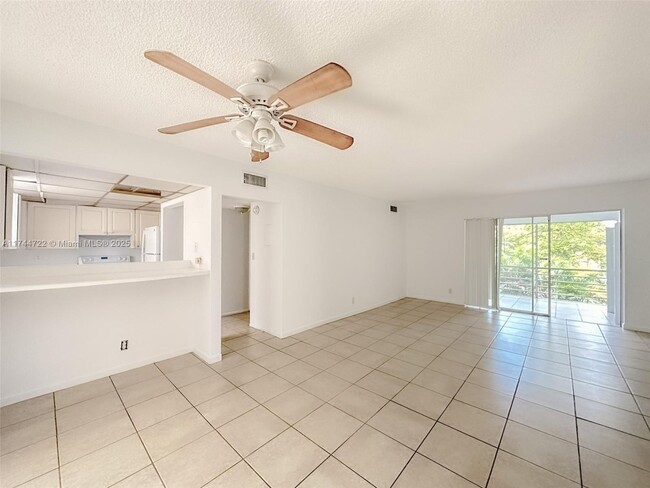 Photo - 4221 NW 19th St Unidad 288 Rental