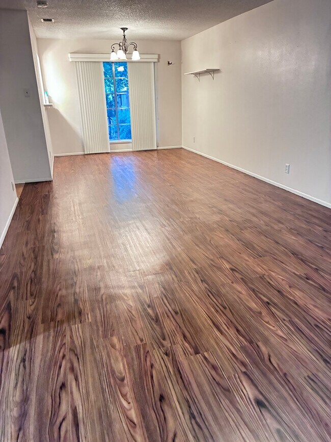 Photo - 10919 Whisper Valley St