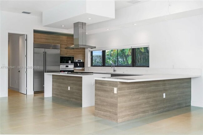 Photo - 16680 Botaniko Dr N