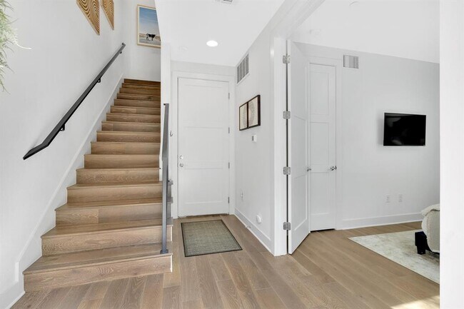 Photo - 1008 Concordia Ave