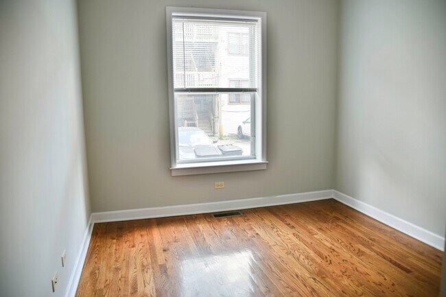 Photo - 855 Cornelia W Ave Unit 1e