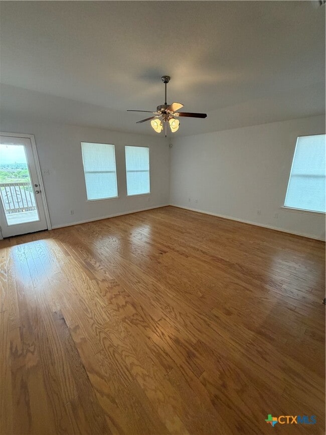 Photo - 375 Primrose Way