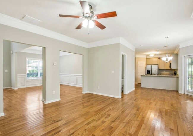 Photo - 2517 Brentford Pl