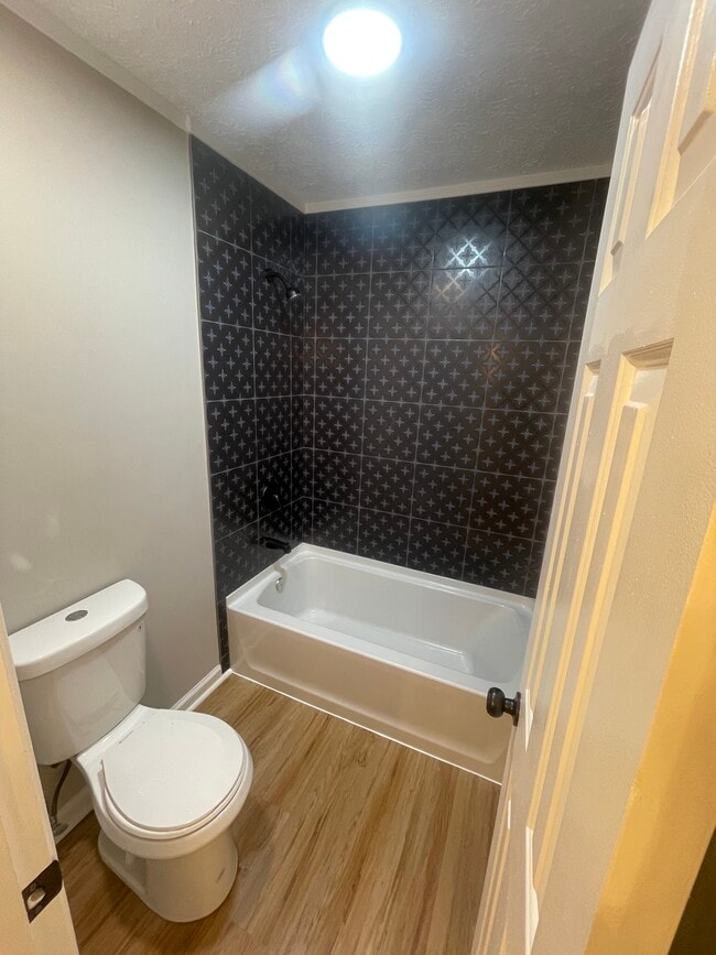 Photo - 254 Loch Cir