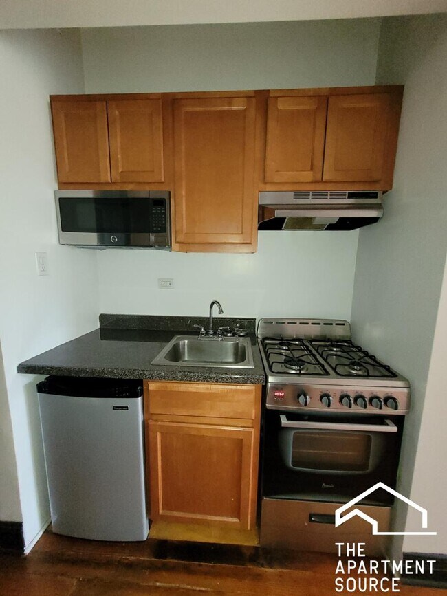 Photo - 948 W Cuyler Ave Unit 3