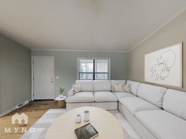 Photo - 275 Oak Hill Cir