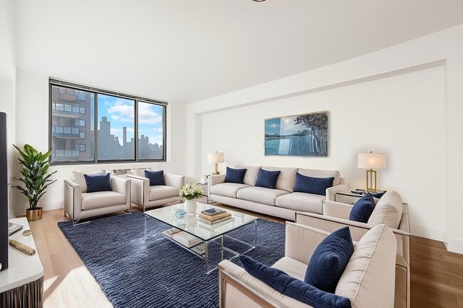 Building Photo - 1735 York Ave