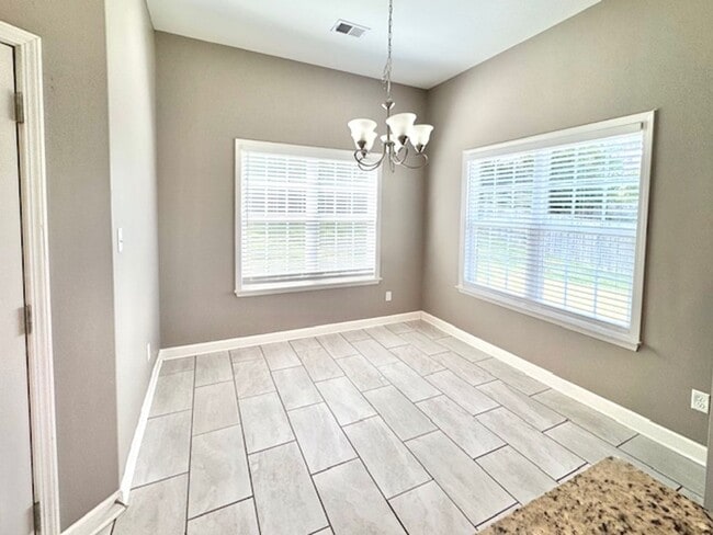 Photo - DavallCircle4335 Unit 1