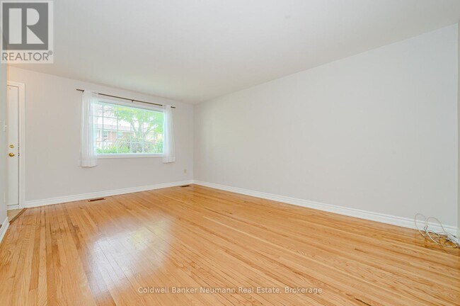 Photo - 144 Princeton Dr