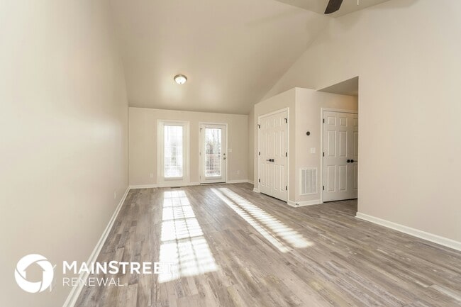 Photo - 2702 Camillia Cove