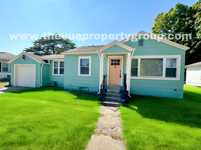 Charming 2 bed, 1 bath with fenced in yard... - Charming 2 bed, 1 bath with fenced in yard... House