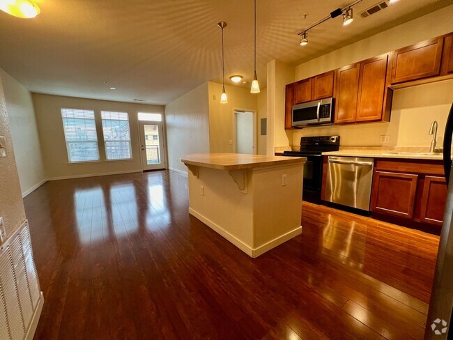 Building Photo - Gorgeous 1 Bedroom 1 Bath With Great Acces... Unit 208 Rental