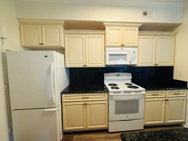 Photo - 2 Bedroom Condo For Rent in Carrollwood! Unit 101
