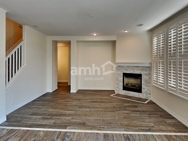 Photo - 15804 Robins Dr