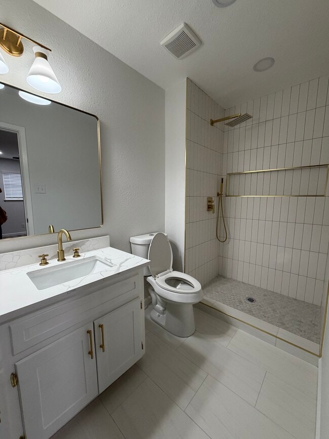 Photo - 6526 Forest Grove